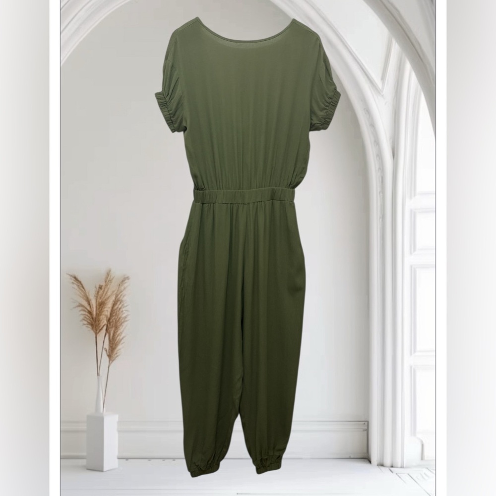 ICEBIRD Olive Green Lightweight Wrap Jumpsuit Size M Short Sleeves With Pockets.